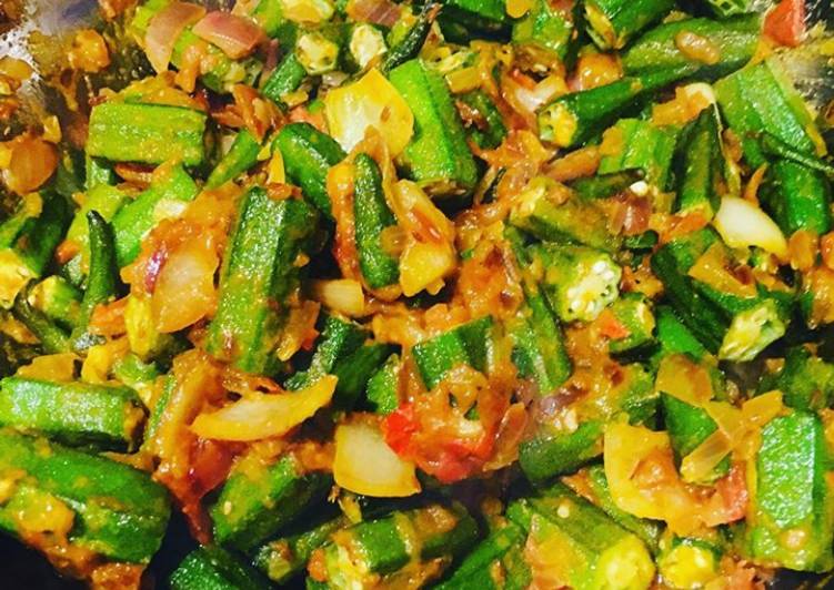 Easiest Way to Prepare Award-winning Pyaaz Waali Bhindi