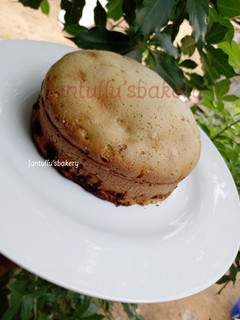 A picture of Quick & Easy grapes cake.