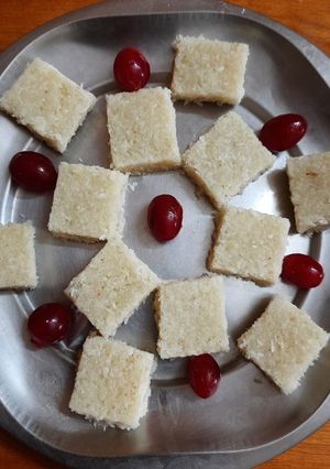 A picture of Coconut burfi.