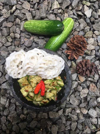 Cara Sederhana Membuat Resep  Reuceuh bonteng(karedok mentimun) yang Lezat, Enak