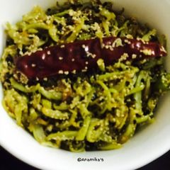 A picture of Lau’er Khosha Bhaja (Bottle Gourd Skin Fry) 💁🏻‍♀️.