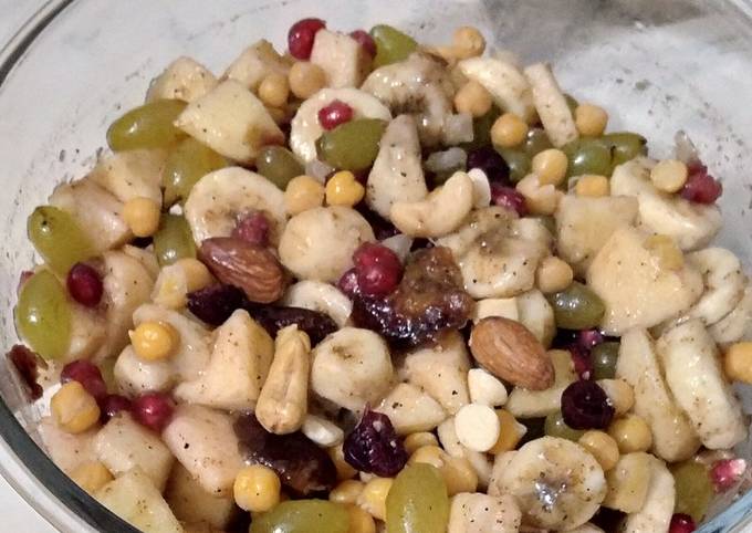 Recipe of Gordon Ramsay Nutty fruit chat