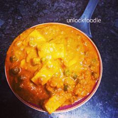 A picture of Mutter Paneer.