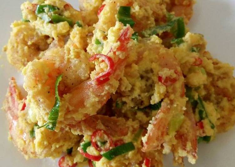 Resep Udang goreng telur asin ala me 🥰, Menggugah Selera
