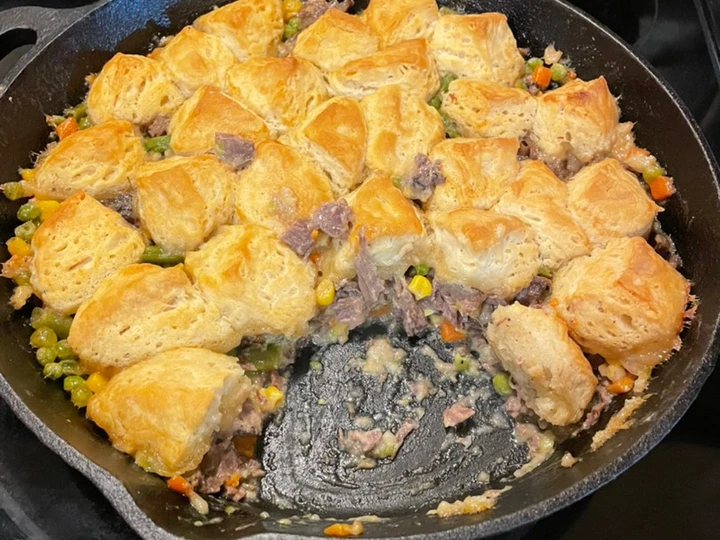 Recipe Skillet Beef and Biscuit Pot Pie the Delicious Tasty