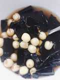 Chè Hạt Sen with Grass Jelly