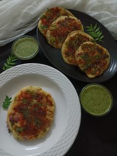 मिनी मसाला उत्तपम (mini masala uttapam recipe in Hindi) रेसिपी मुख्य फोटो