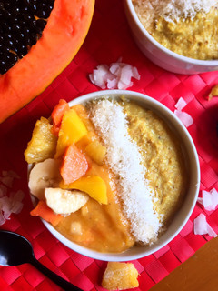 Una foto de Porridge de avena Tropical