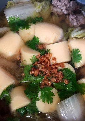 รูปของ แกงจืดผักกาดขาวเต้าหู้ใส่หมูสับ (Clear soup with Chinese cabbage and tofu and minced pork)
