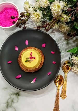 A picture of Shahi tukda rabri panna cotta.