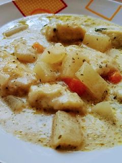 Tejszínes karalábéleves, grízgaluskával recept fotója