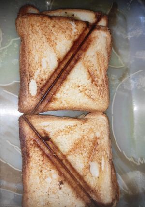 आलू के सैंडविच (Aloo ke sandwich recipe in hindi) रेसिपी मुख्य फोटो