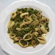 Guiso de calamares con guisantes
