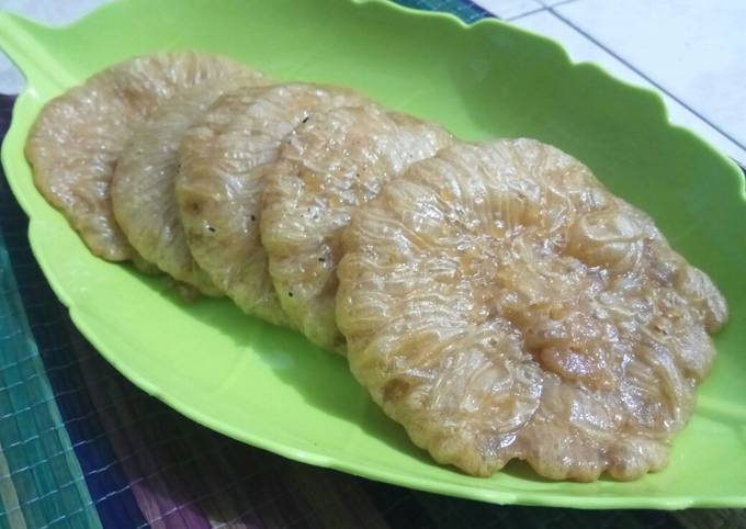 Jajanan pasar : Cucur