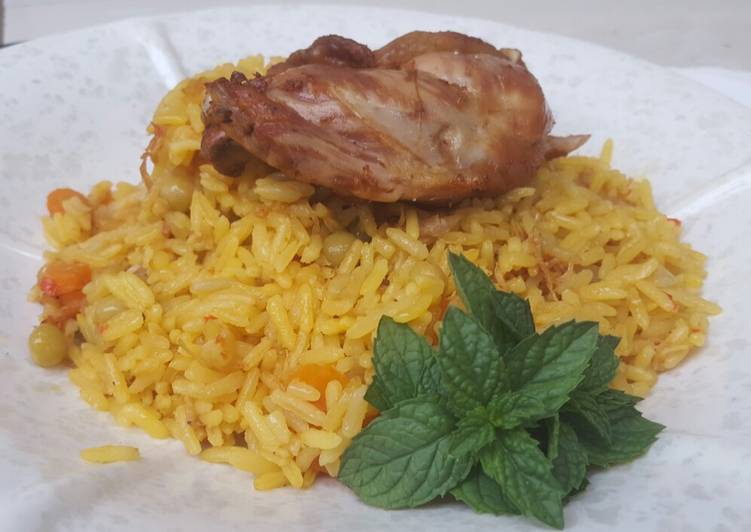 Recipe of Homemade Fried rice with fried chicken