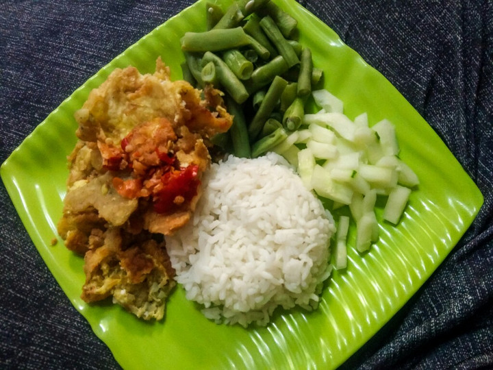 Cara Gampang Menyiapkan Telur Geprek Crispy yang Enak