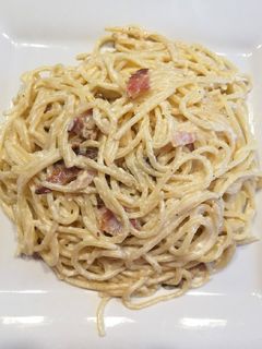 Una foto de Espaguetti Carbonara 🍝