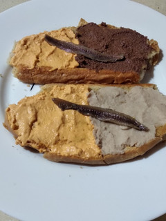 Una foto de Tostadas de paté