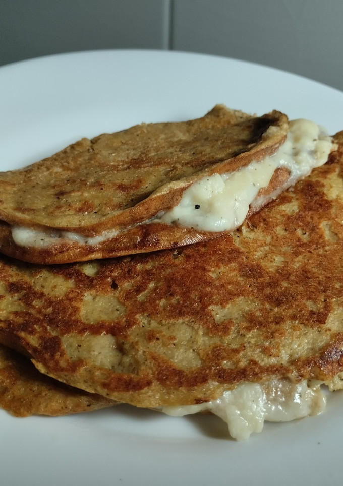Una foto de Tortillas de maíz con queso fresco🧀🍳🌽