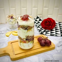 A picture of Fruit parfait.