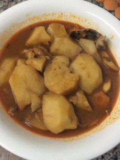 Una foto de Patatas chascadas con chocos