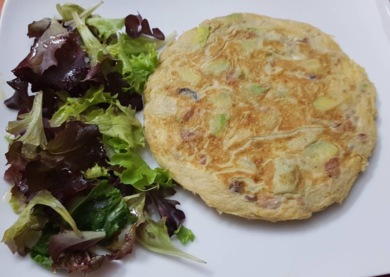 Tortilla de aguacate y frutos secos