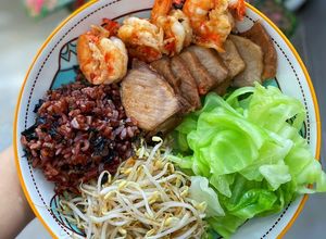 Hình của món Cơm Tôm Thịt Nạc Rang & Rau Luộc Eat Clean.