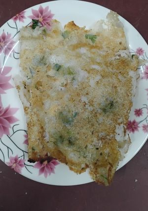 A picture of Onion Rava Dosa.