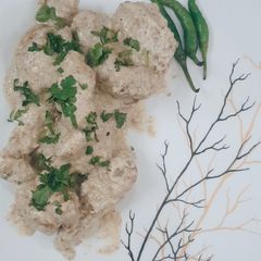 A picture of White chicken karahi.