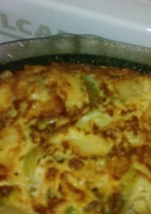 Una foto de Tortilla de papas y zapallitos