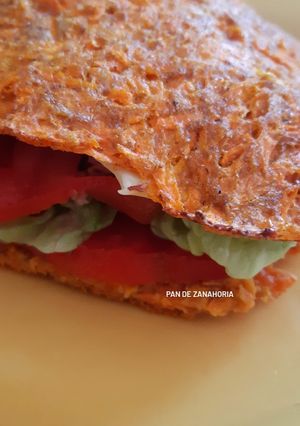 Una foto de Pan integral de zanahoria