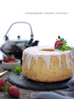 Foto resep Strawberry Yogurt Chiffon with Cream Cheese Glaze