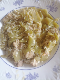 Una foto de Carne con judías y arroz basmati