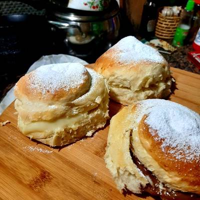 Ensaimadas rellenas de crema pastelera y dulce de leche Receta de Anabanana  - Cookpad