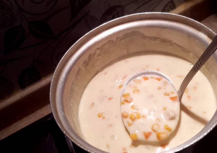شوربة كريمه بالذره والدجاج