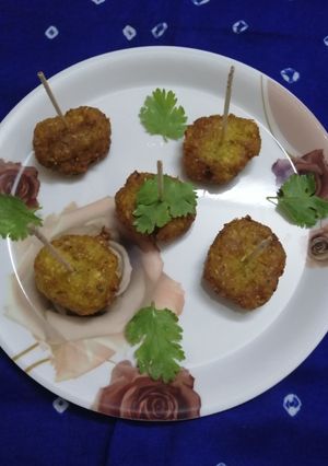A picture of Makke ke Bade (Corn Fritters).