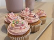 Una foto de crema para decorar cupcake