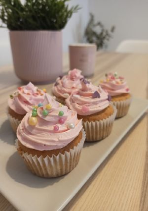Una foto de Cupcakes 🧁 (buttercream frosting)
