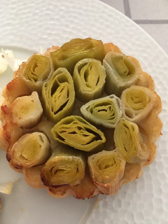 Una foto de Tatin de puerros