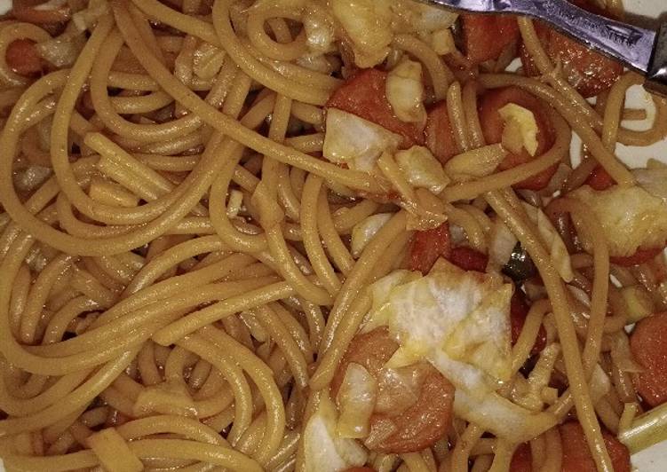 Bagaimana Menyiapkan Spaghetti Goreng Tomyam, Menggugah Selera