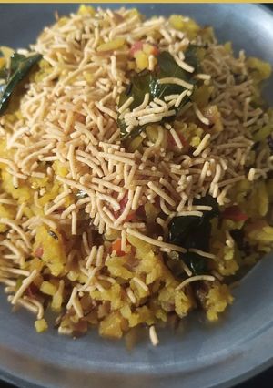 पोहा (poha ladoo recipe in Hindi) रेसिपी मुख्य फोटो