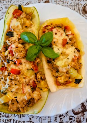 Darált hússal töltött tök és cukkini sok reszelt sajttal 🥂🥂🥂 recept fotója
