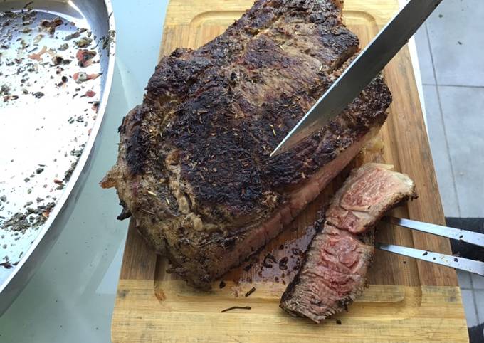 Côte de bœuf marinée à l'argentine grillée au barbecue pour 6 personnes -  Recettes - Elle à Table