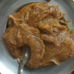 A picture of Besan ka halwa.
