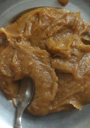 A picture of Besan ka halwa.