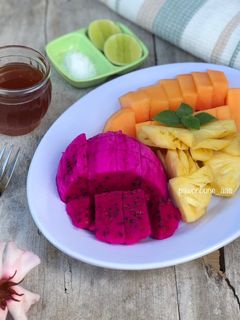 Foto resep Buah Potong Segar (Buah Naga, Pepaya, Nanas)