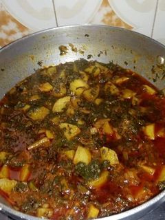आलू पालक सब्जी (Aloo palak sabzi recipe in hindi) रेसिपी मुख्य फोटो