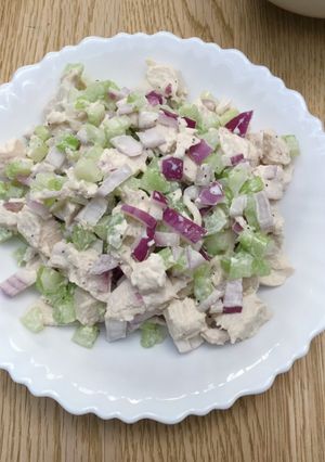 A picture of Classical chicken salad.