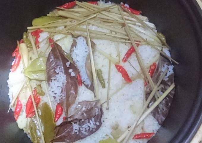 Ini dia! Cara termudah membuat Nasi Liwet Magicom Wangi yang menggugah selera