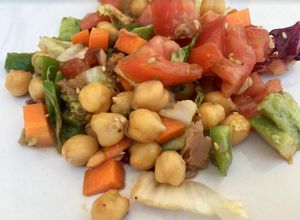 Foto principal de Ensalada de garbanzos súper veraniega!💦☀️